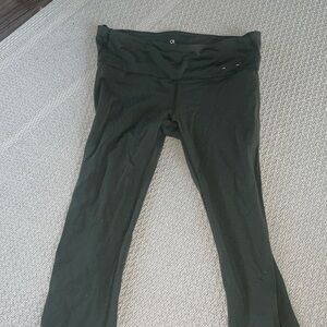 Gap Fit yoga capri pants.